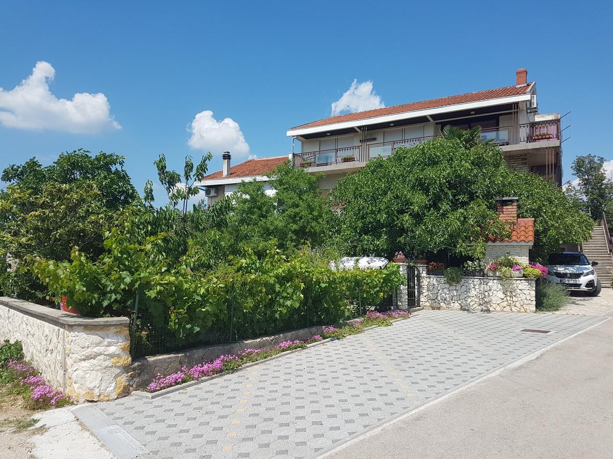 Apartment Adis Шибеник Экстерьер фото